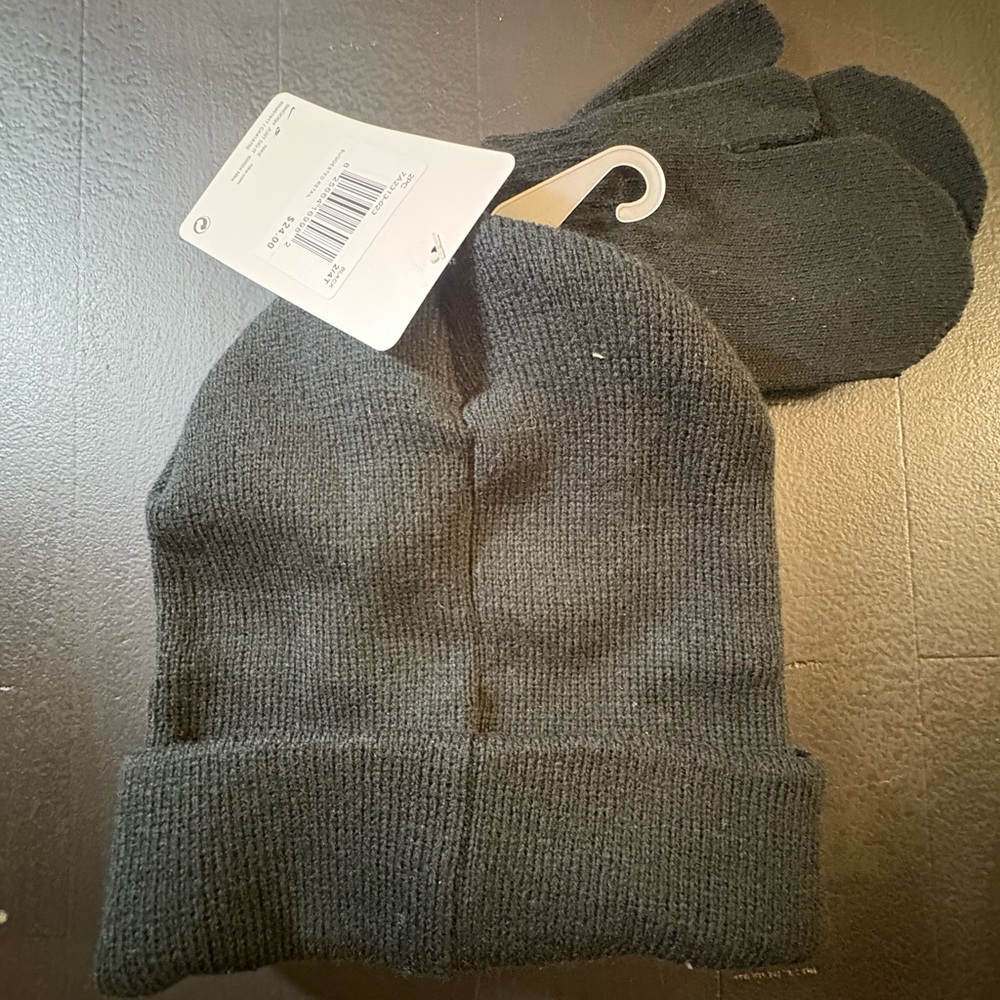 Nike Toddler Black Knit Beanie and Gloves Set fits‎ like 2/4T - Picture 4 of 8